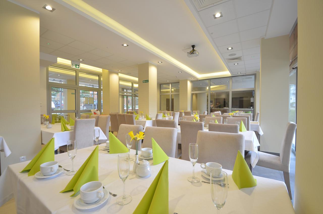 Hotel Zorza Kolobrzeg Exterior photo